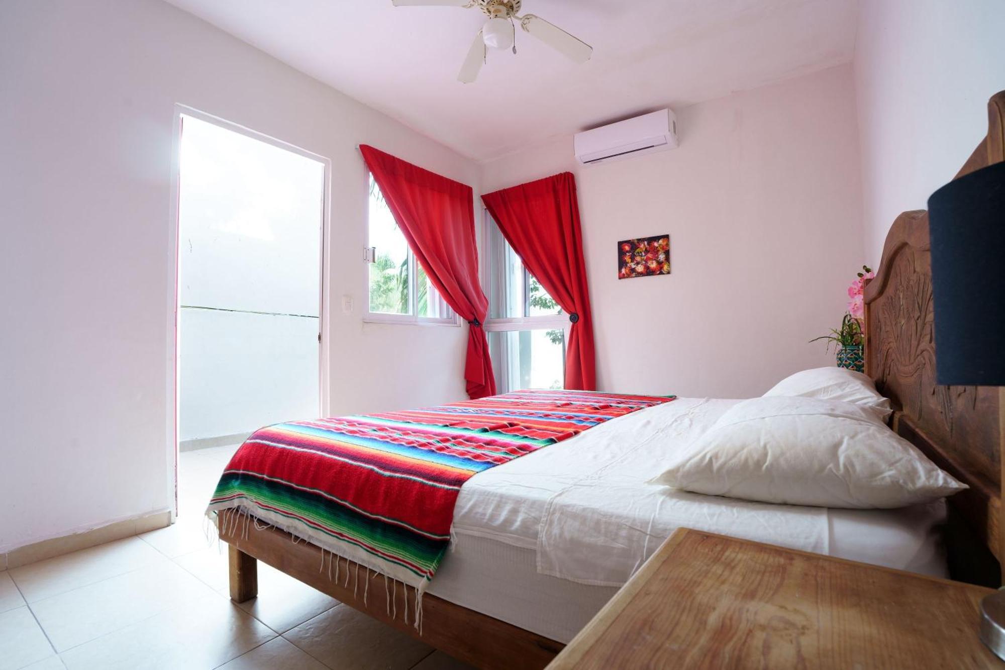 Lovely house near the beach Плая дел Кармен Екстериор снимка