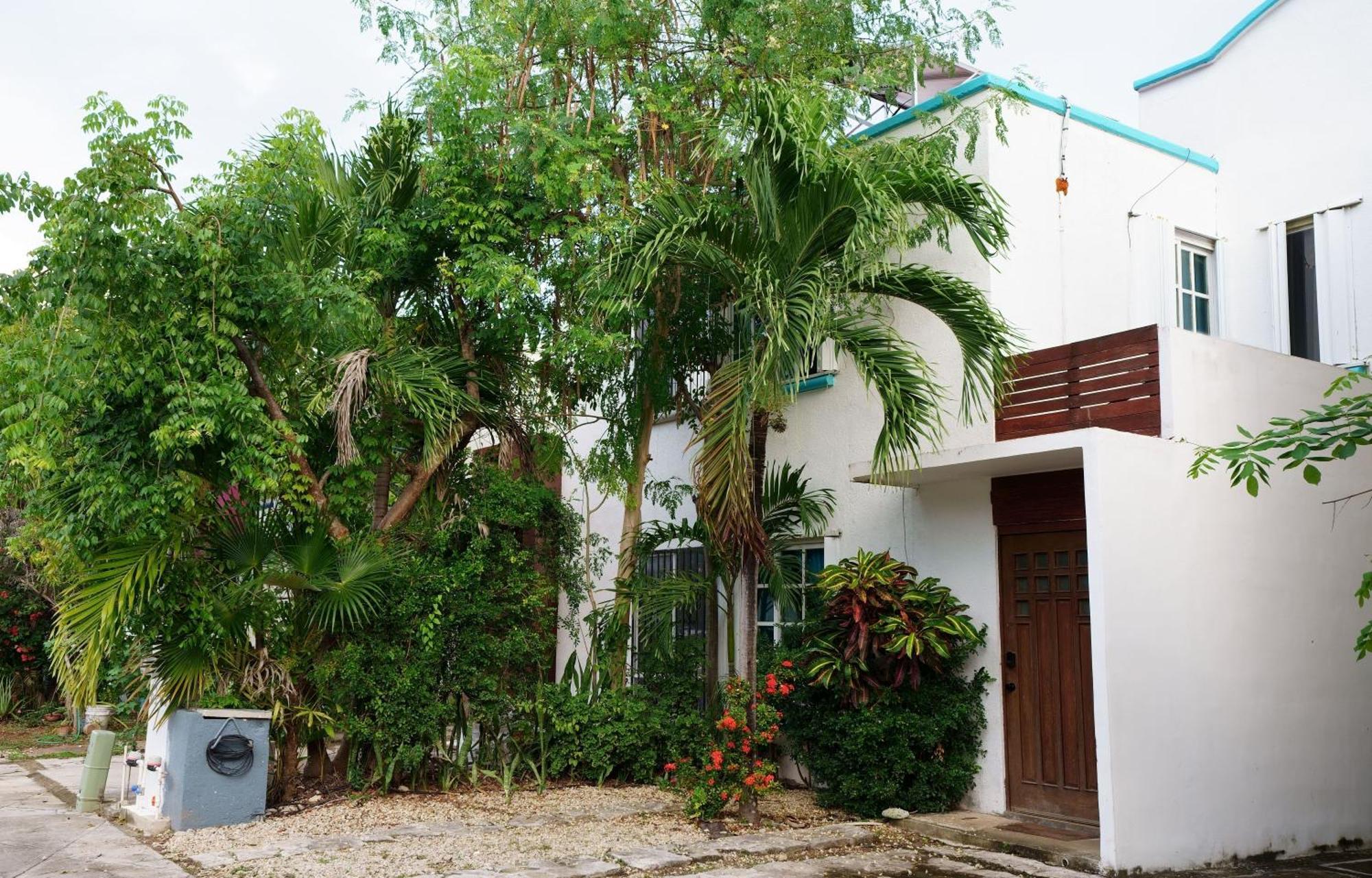 Lovely house near the beach Плая дел Кармен Екстериор снимка