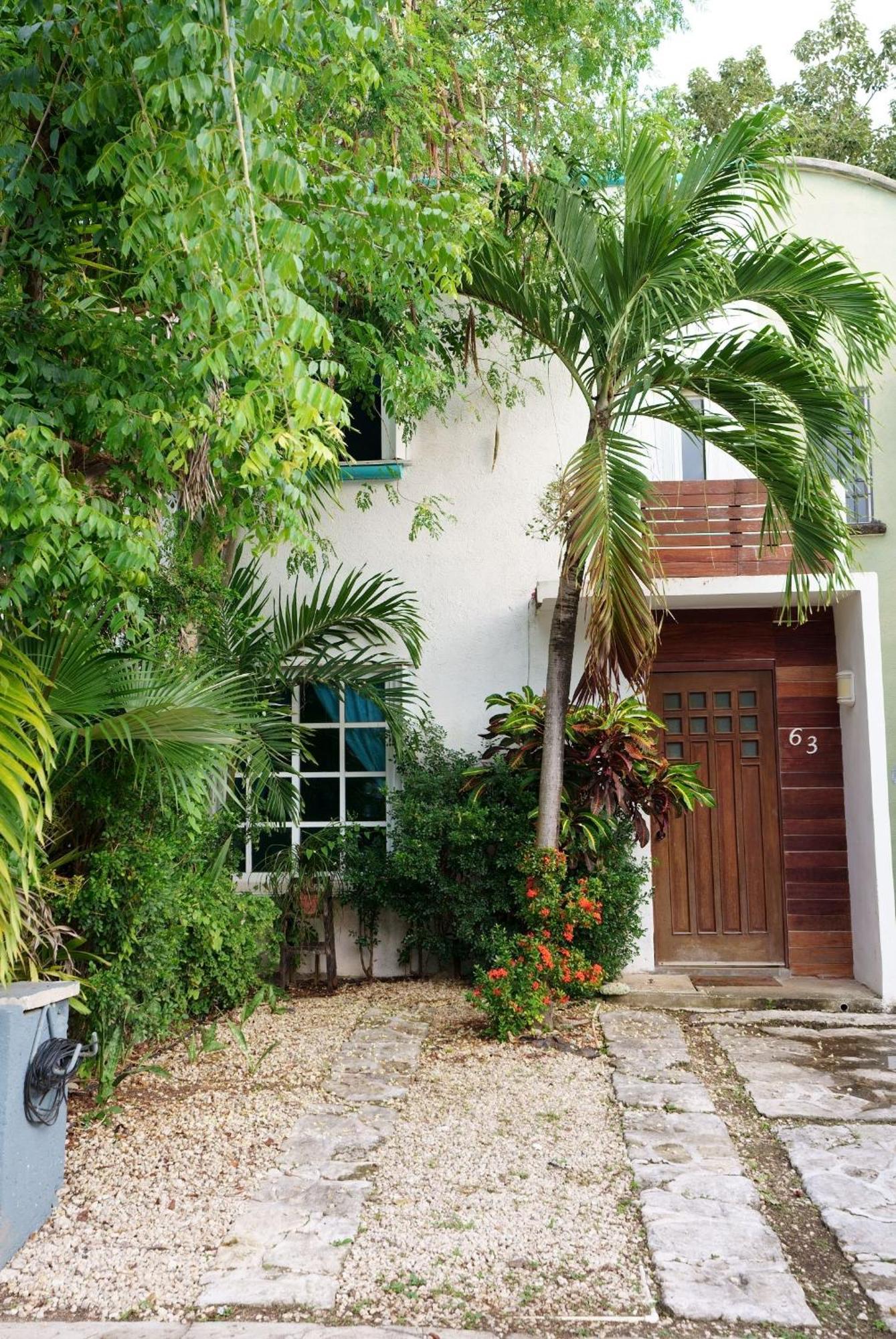 Lovely house near the beach Плая дел Кармен Екстериор снимка